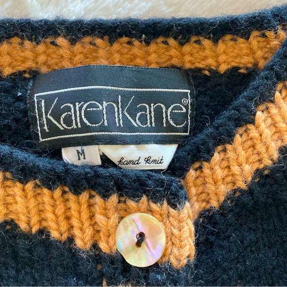 Vintage Chunky Hand Knit Classic Sweater Genuine Abalone Buttons❣️ - Picture 4 of 16